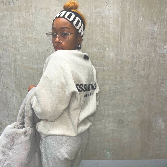 Meet your Posher, Chloe - Picture 3 of 5